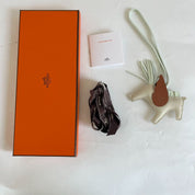 Hermès Rodeo Pegasus Size PM Craie/Vert Fizz/Gold Lambskin
