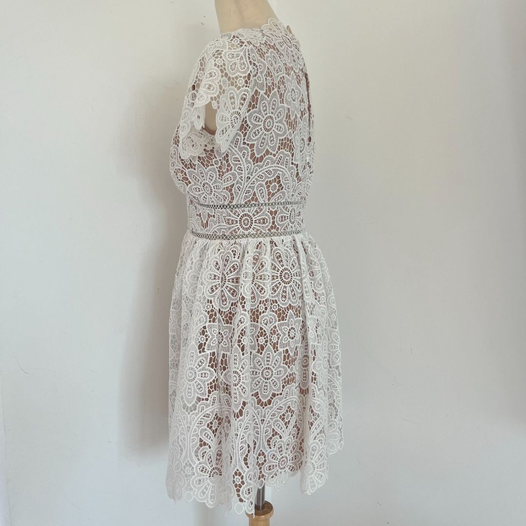 Self-Portrait Floral Guipure Lace Mini Dress White - BOPF | Business of Preloved Fashion Self-Portrait Floral Guipure Lace Mini Dress White - BOPF | Business of Preloved Fashion