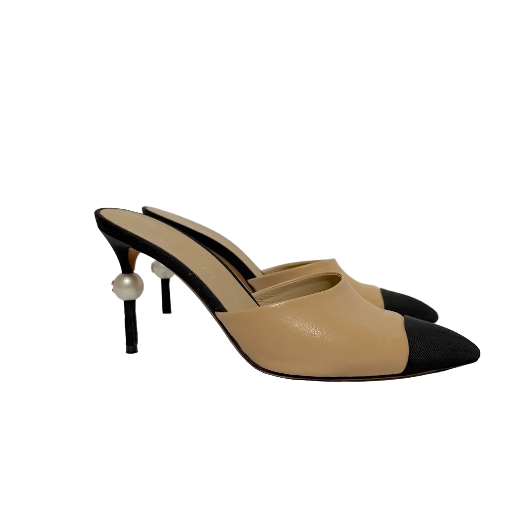 Chanel Pearl Heel Pointed-Toe Mule Beige Black Leather Fabric Size 38C
