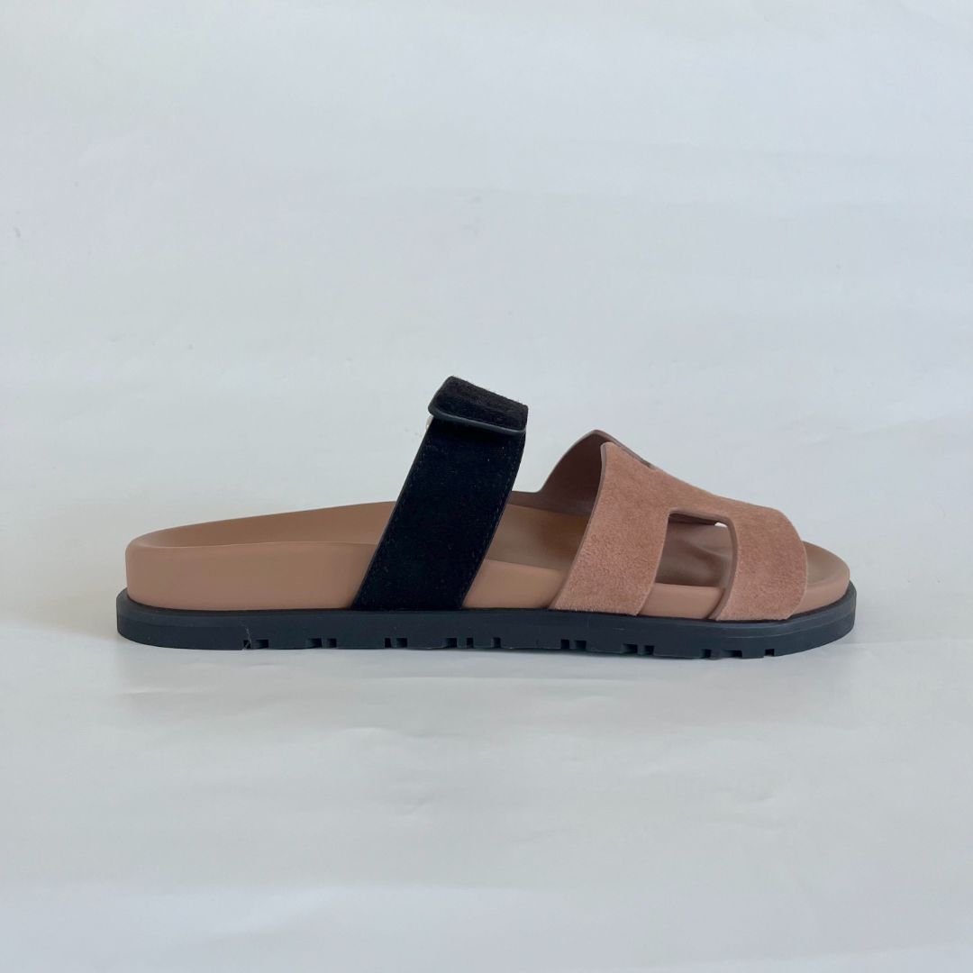 Hermès Chypre Rose Perle/Black Sandals, 37.5