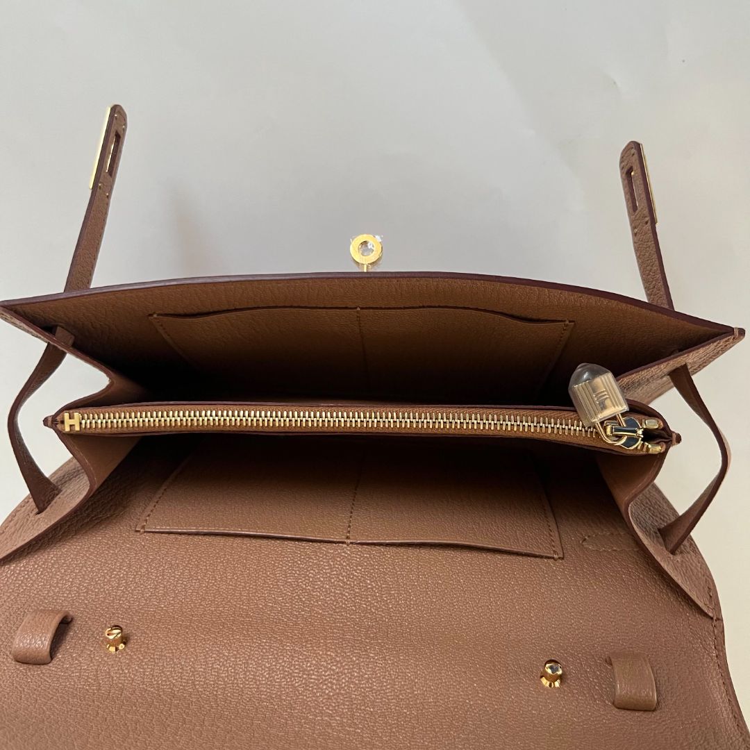 Hermès Kelly to Go Chevre Mysore leather with gold hardware