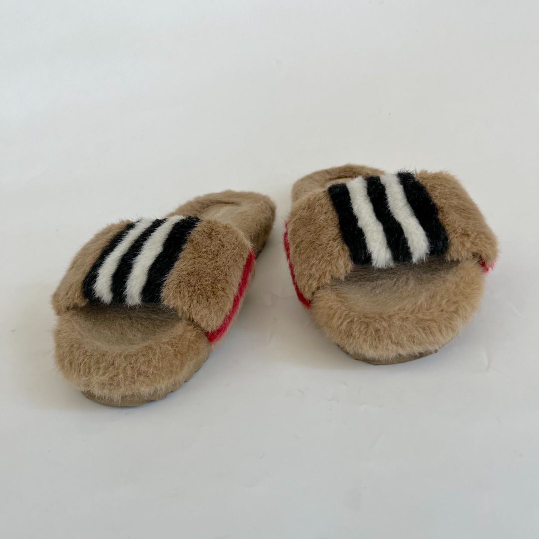 Burberry Icon Stripe faux fur slides for kids, size 34