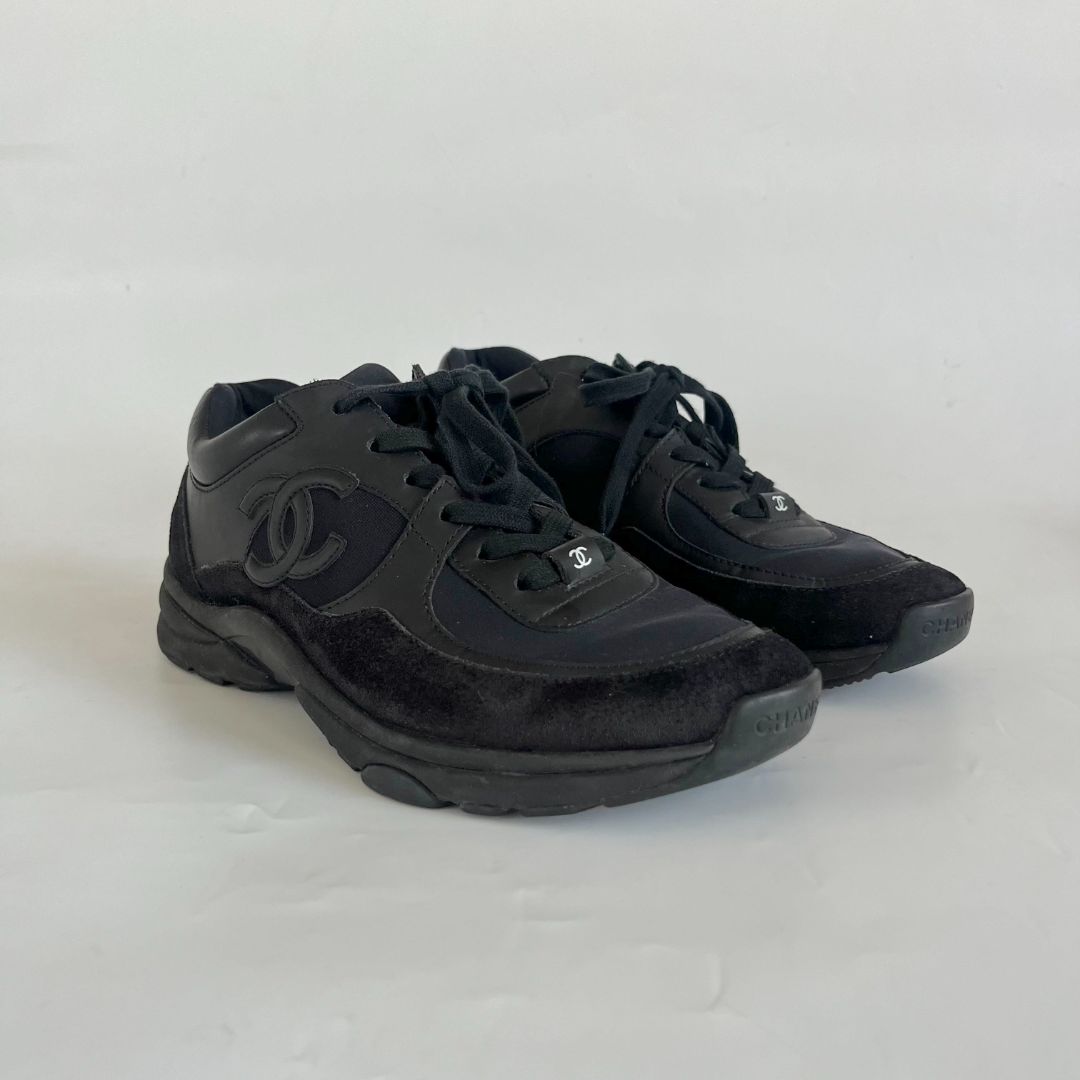 Chanel White Black CC Logo Runner Trainer Sneaker, 38.
