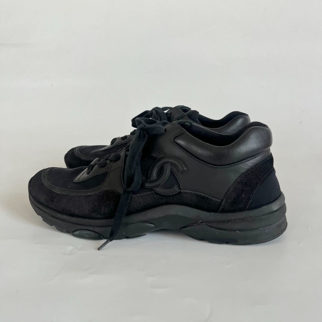 Chanel black low top sneakers with CC on side, 39 - BOPF Business of Preloved Fashion