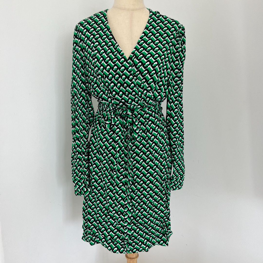 green emerald velvet dress Women Size 6 Diane Von Furstenberg Charcoal, Green, Black Colorblock Silk  Dress – VIDA STYLE SHOP