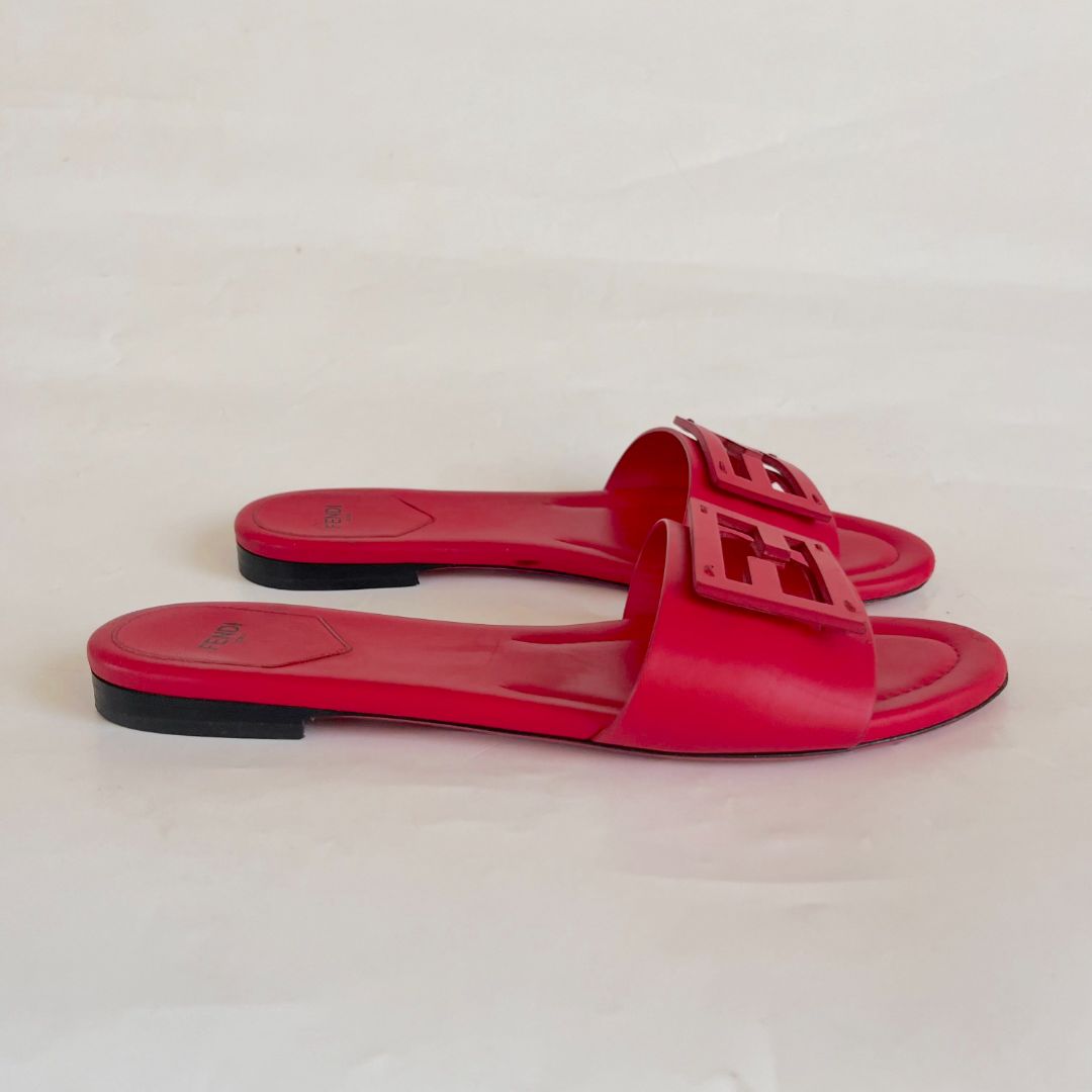 Fendi Red Cutout Logo Flat Slides, 40