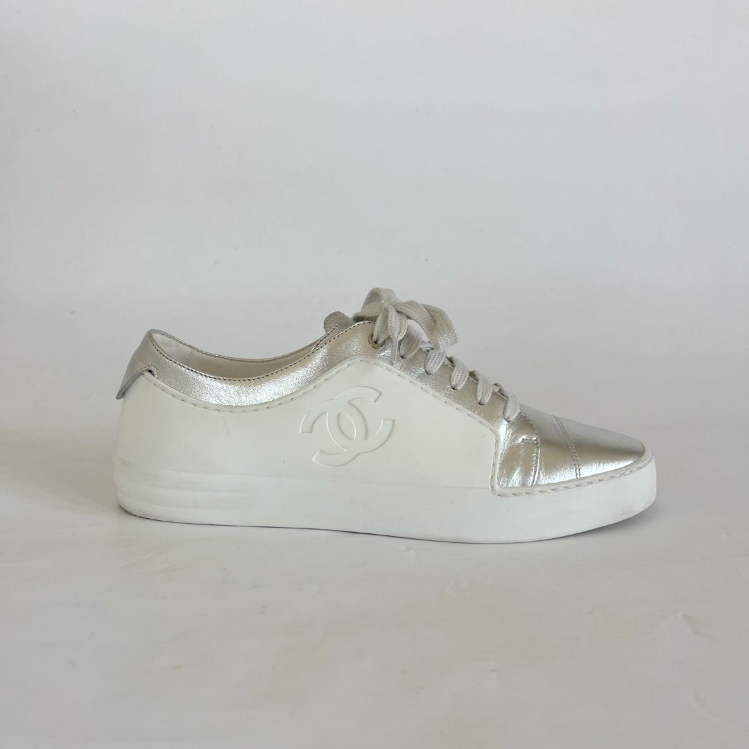 Chanel white and silver rubber and leather low top sneakers, 38