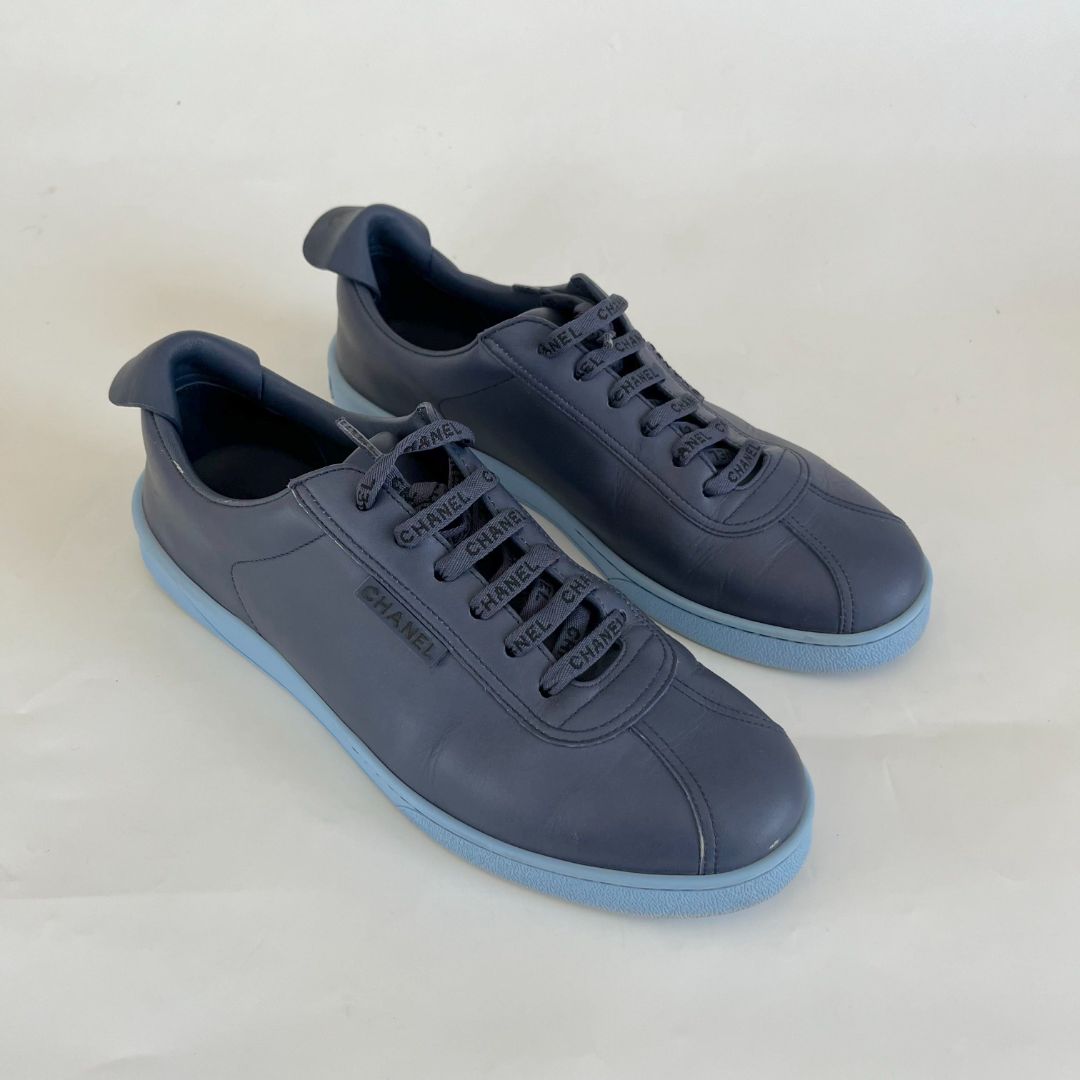 Chanel navy blue low top lace up men’s sneakers, 42
