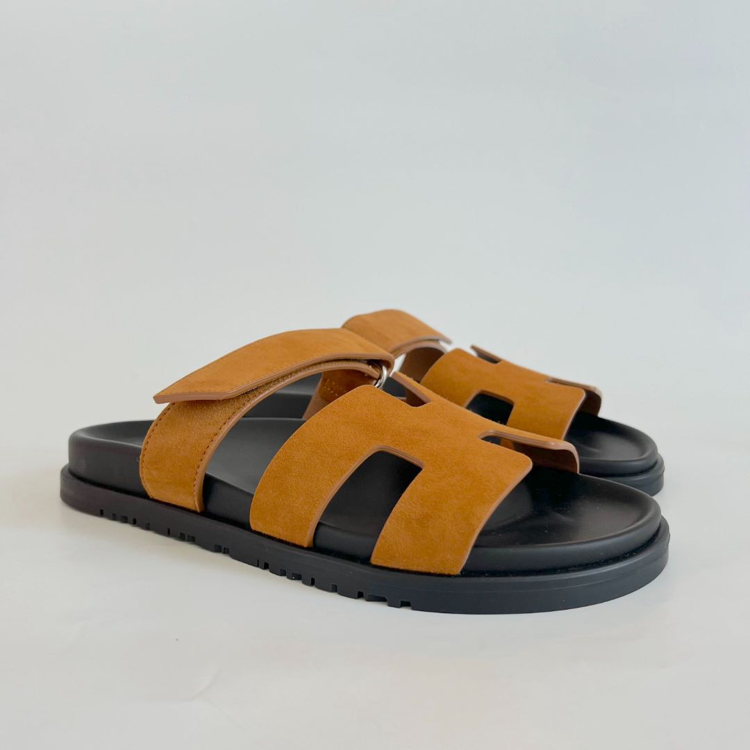 Hermes Chypre sandal in gold Suede goatskin, size 38