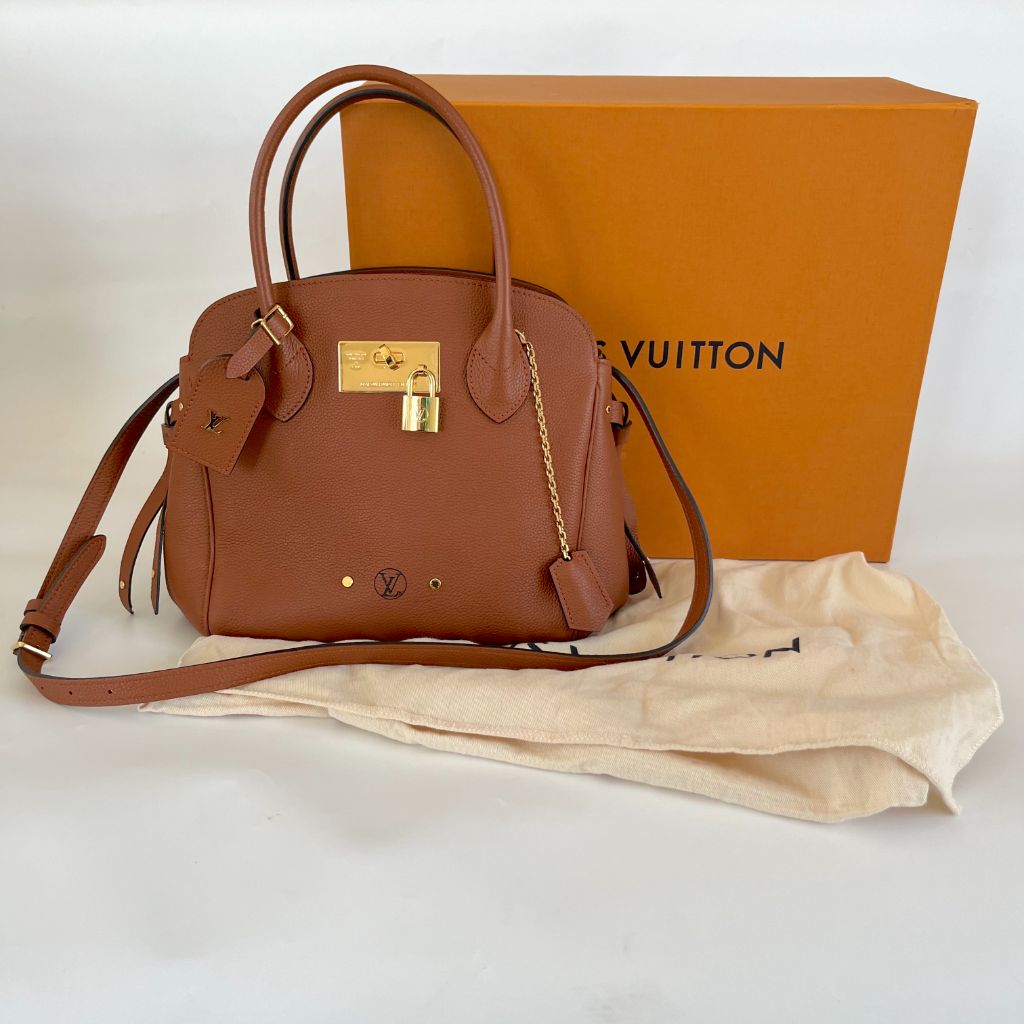 Louis Vuitton - Authenticated Milla Handbag - Leather Yellow for Women, Very Good Condition
