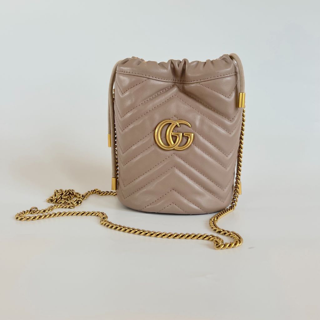Gucci Gg Marmont Quilted Leather Bucket Bag in White