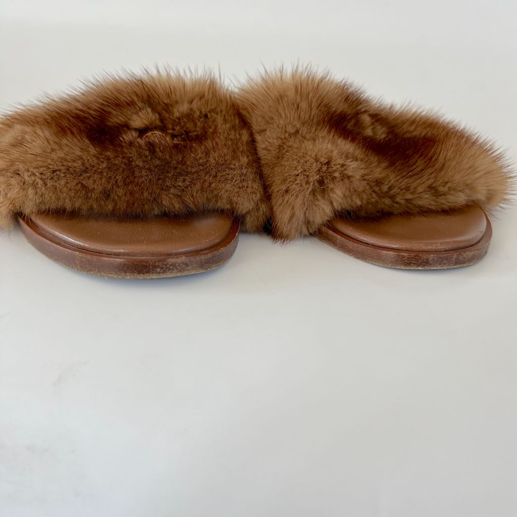 Authentic Louis Vuitton Brown Mink Fur Lock It Flat 💕