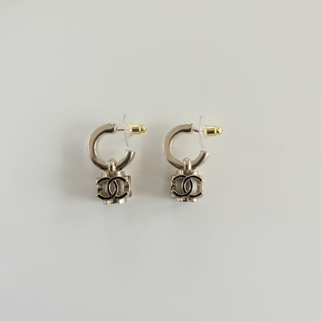 Chanel light gold-tone half hope earring
