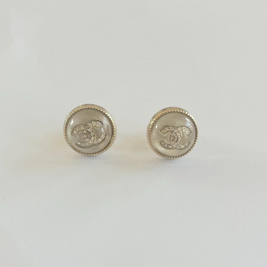 Chanel round stud earrings