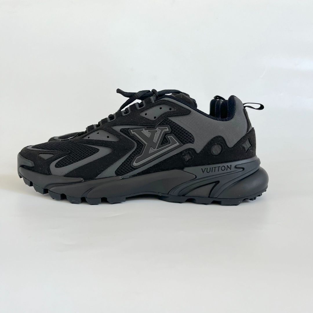 Louis Vuitton LV Runner Tatic Sneaker BLACK. Size 09.0