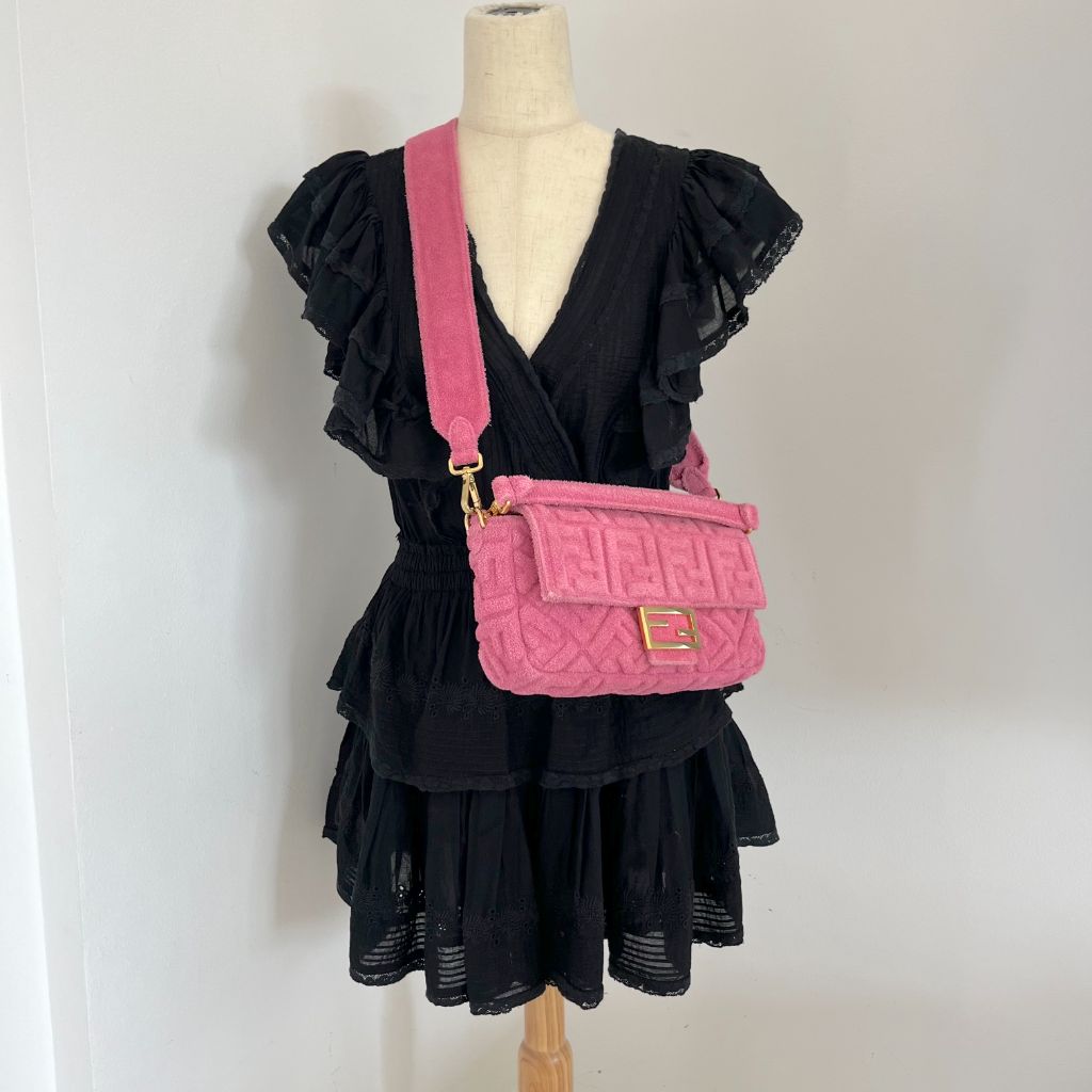 Baguette cloth mini bag Fendi Pink in Cloth - 17452971