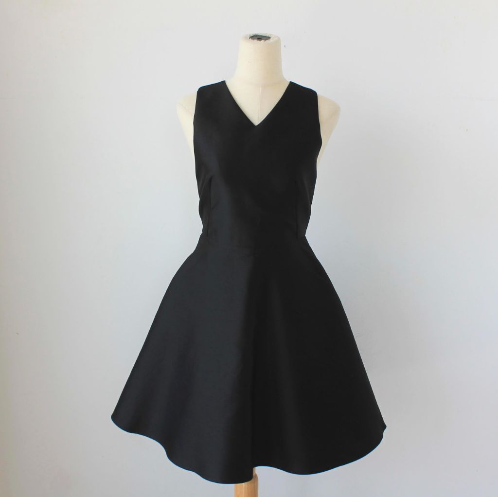 Tara Jarmon black V neck dress