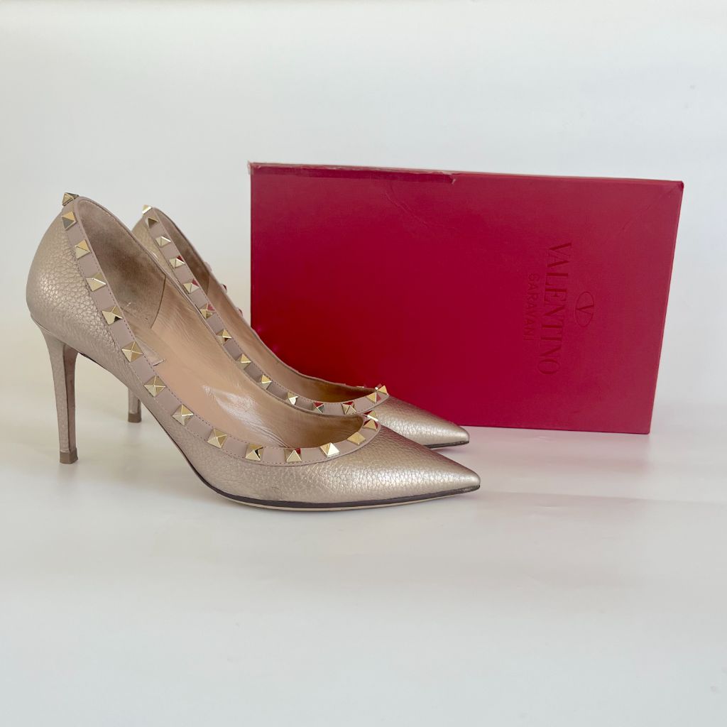 Valentino gold textured leather pointed toe pumps, 39.5