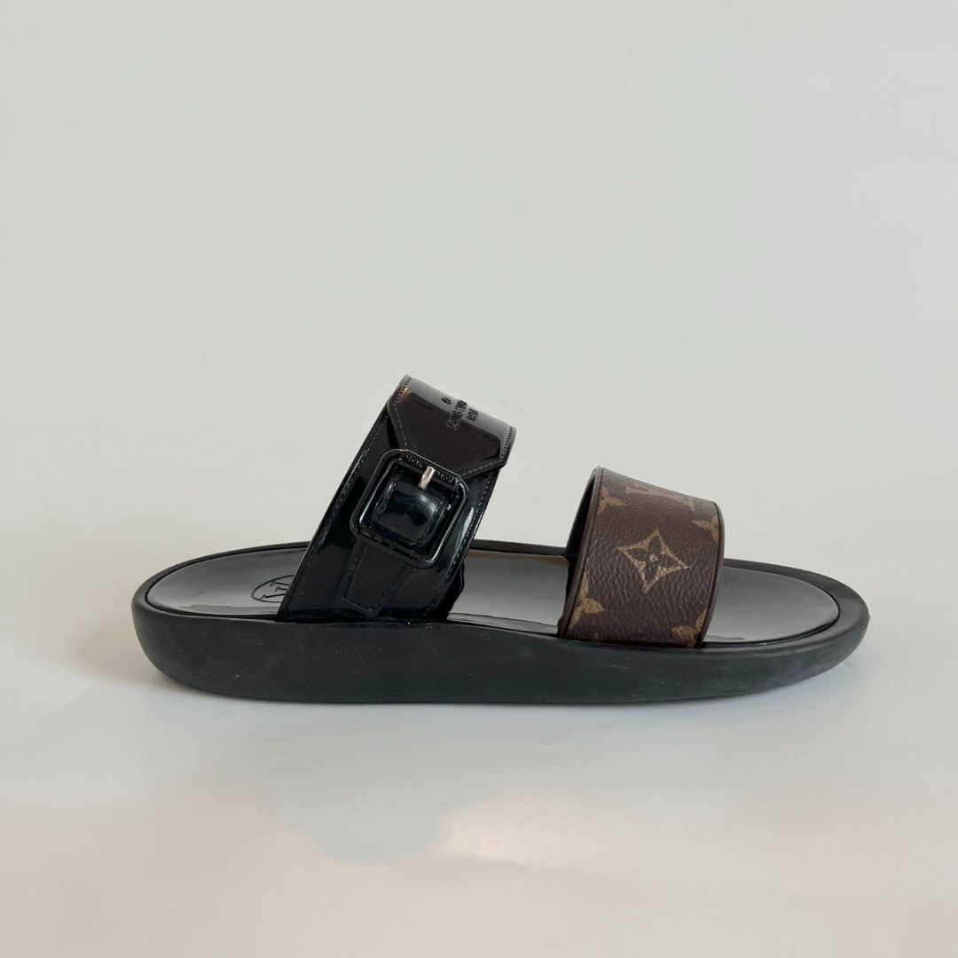 LOUIS VUITTON Monogram Sunbath Flat Mule Sandals 39 Black 558810