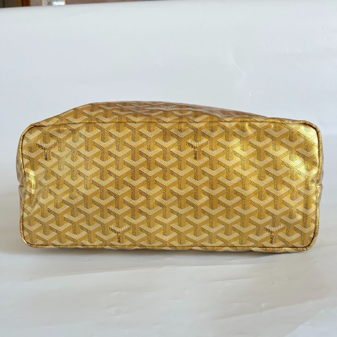 Goyard Saint Louis Gold Metallic GM Limited Edition 2021 Tote Bag New –  Mightychic
