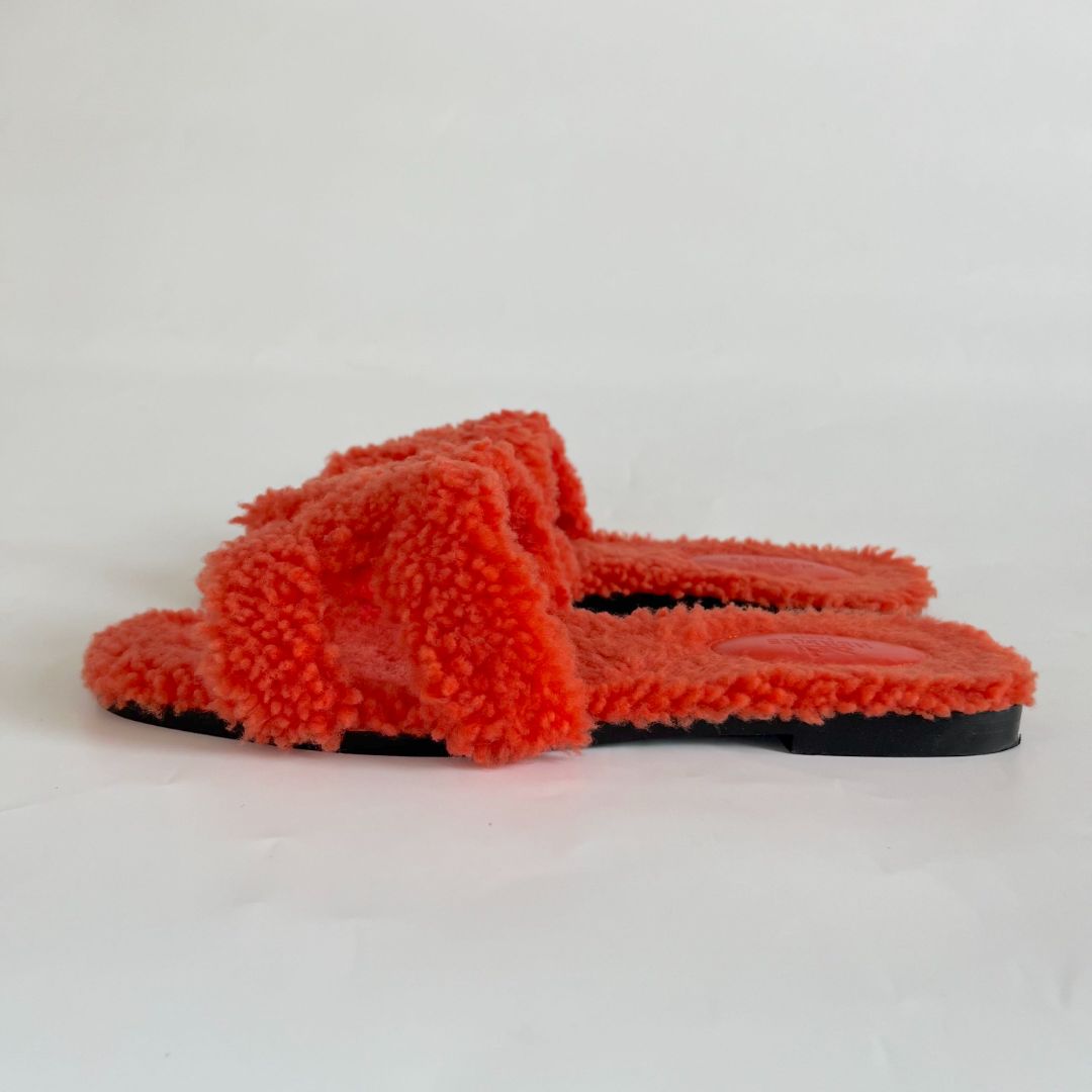 Hermes shearling orange oran sandals, 39