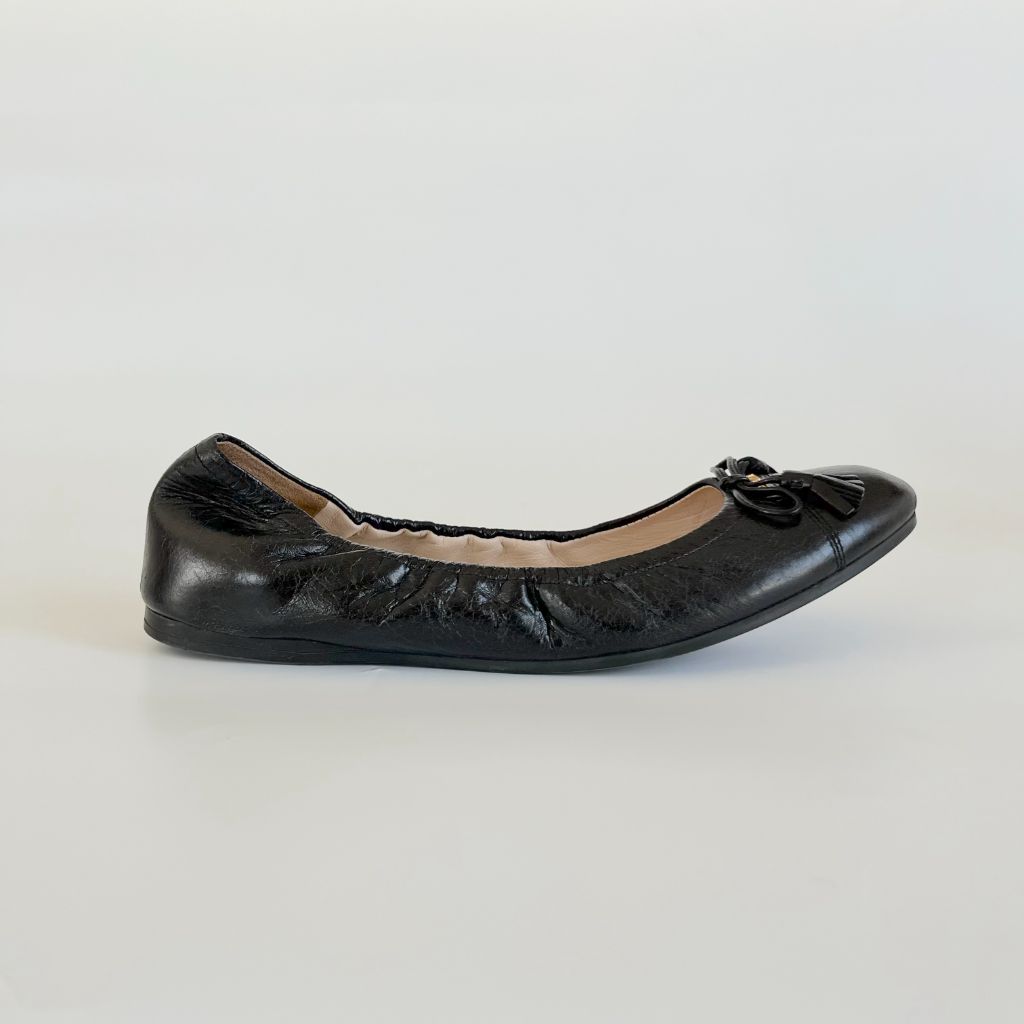 Prada Black Patent Leather Bow Scrunch Ballet Flats, 38 BOPF