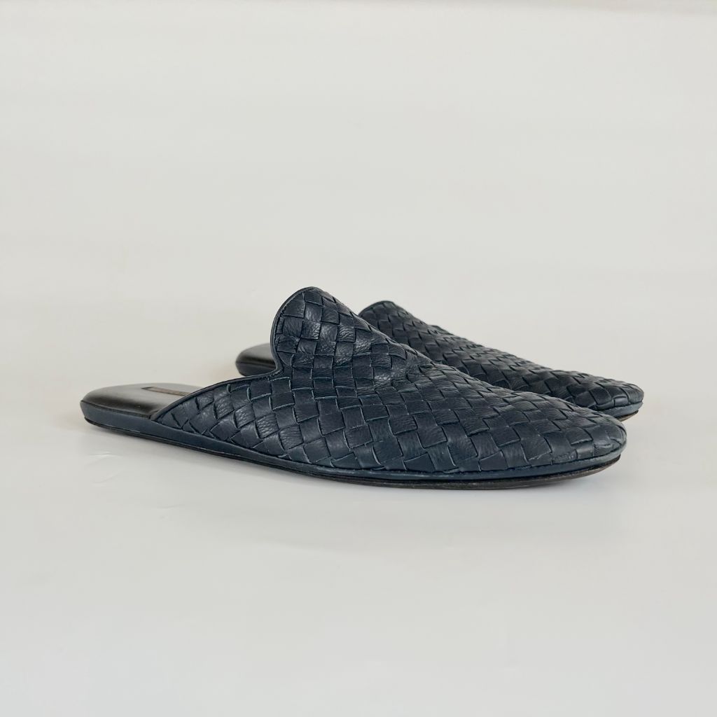 Bottega Veneta navy blue Intrecciato Leather Fiandra Flat Mules. 40