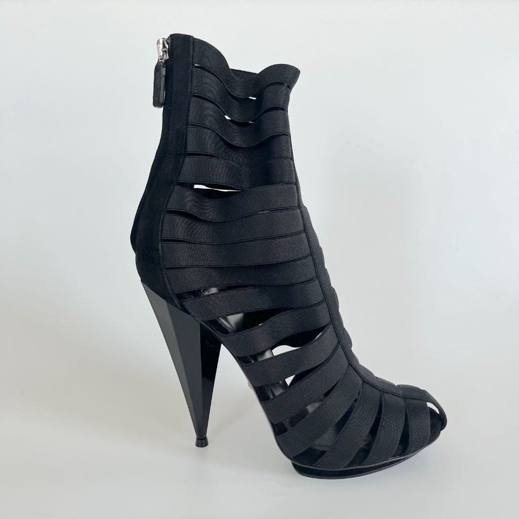 Gucci stretchy scrappy black boots, 38