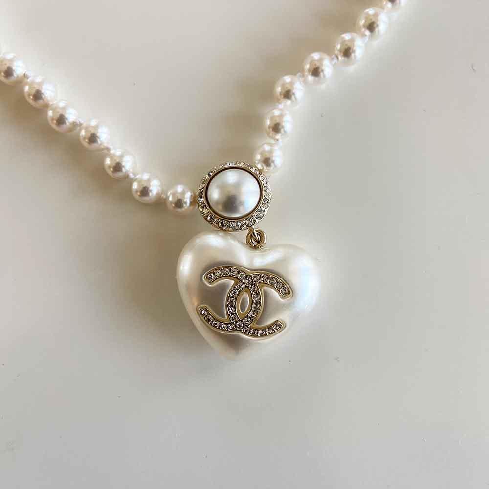 CHANEL Resin Crystal CC Heart Necklace Pearly White Gold 858656