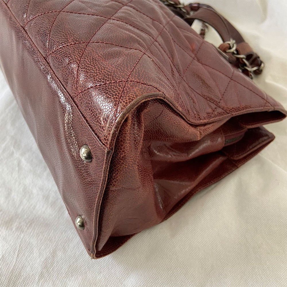 Chanel Quilted CC Portobello Tote Burgundy Distressed Leather –  ＬＯＶＥＬＯＴＳＬＵＸＵＲＹ
