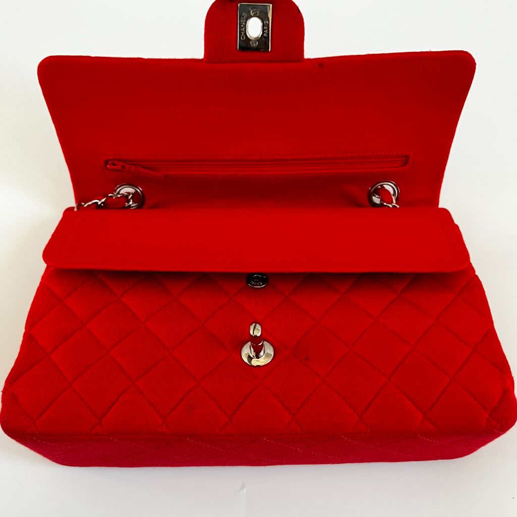 Chanel Red Fabric and Leather Medium Classic Flap Bag ○ Labellov ○ Buy and  Sell Authentic Luxury