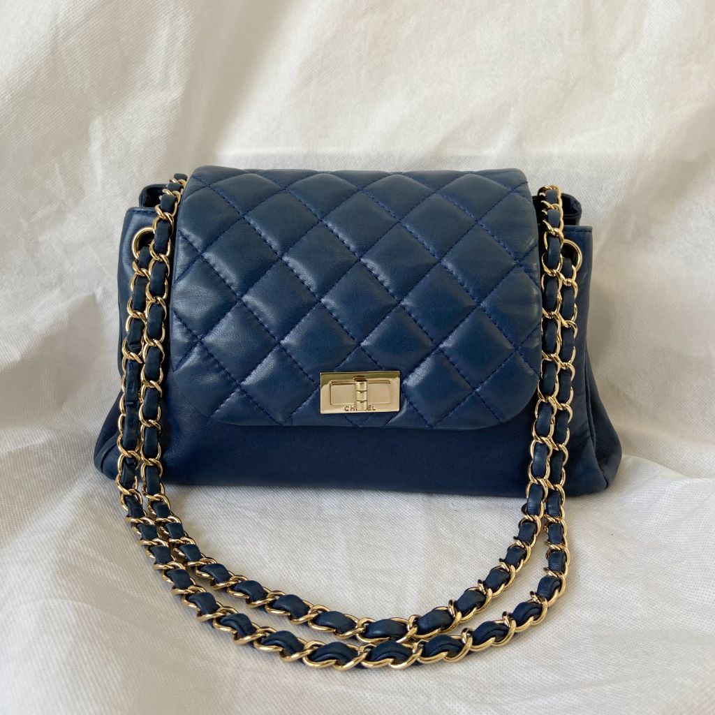 Pre-owned Chanel Blue Quilted Caviar Leather Classic Wallet On Chain