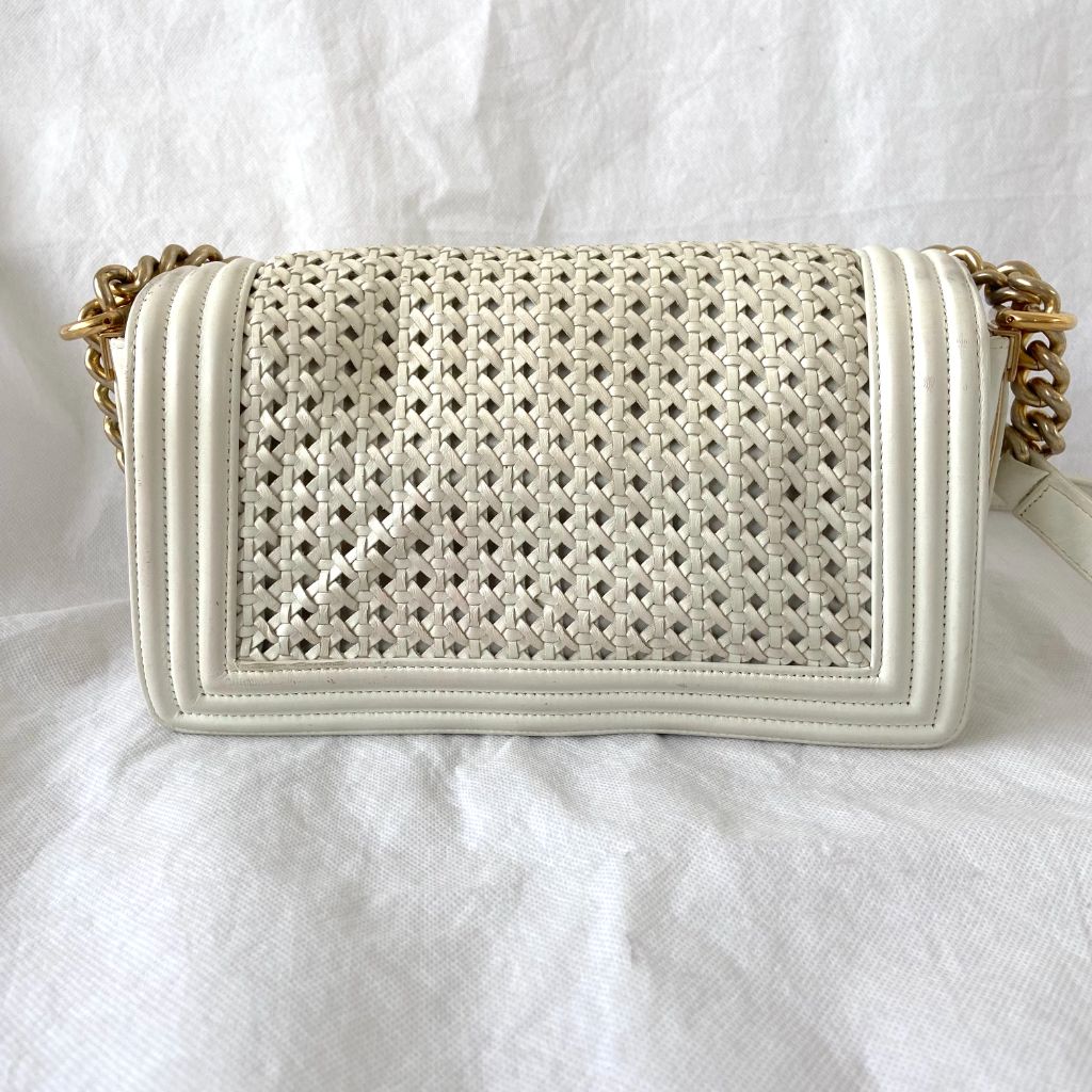 Chanel White Lambskin En Vogue Shoulder Bag Q6B4P73PWB000