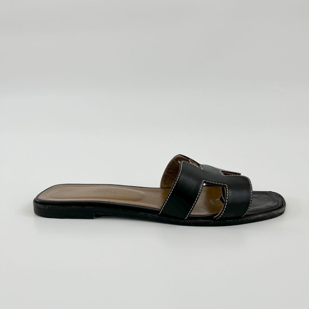 Hermes Black Leather Oran Flat Sandals, 39.5 - BOPF | Business of Preloved Fashion