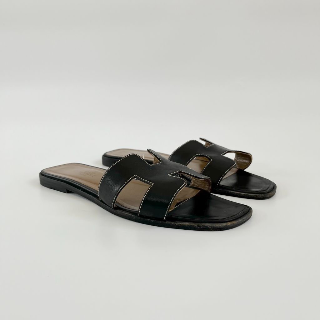 Hermes Black Leather Oran Flat Sandals, 39.5 - BOPF | Business of Preloved Fashion