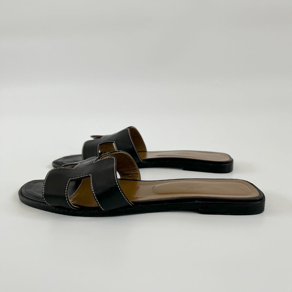 Hermes Black Leather Oran Flat Sandals, 39.5 - BOPF | Business of Preloved Fashion