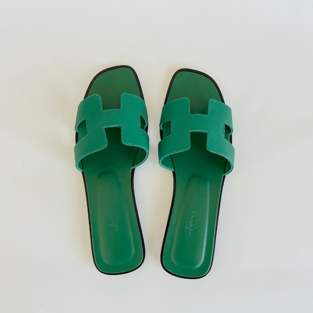 Oran Hermès Sandals Green Dark green Leather ref.878526 - Joli Closet