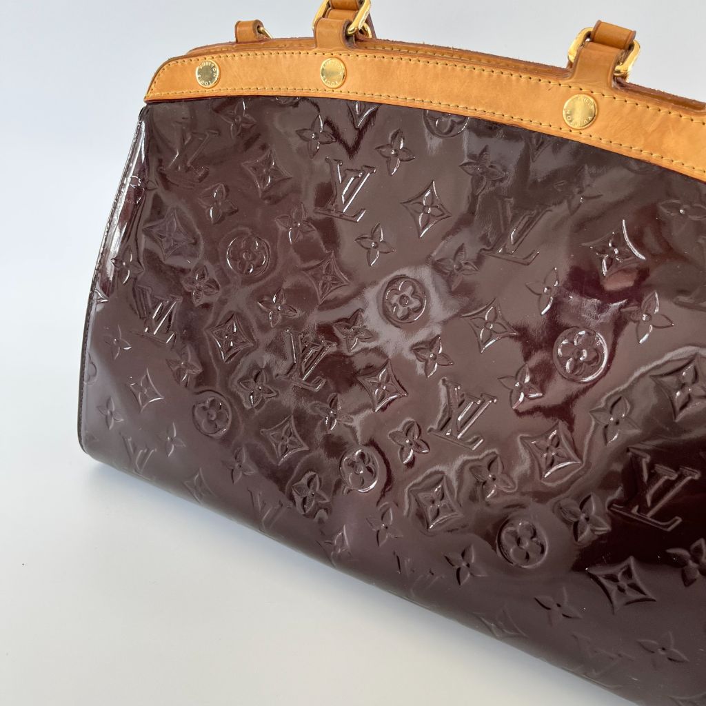 Louis Vuitton Vernis Brea MM - Burgundy Shoulder Bags, Handbags
