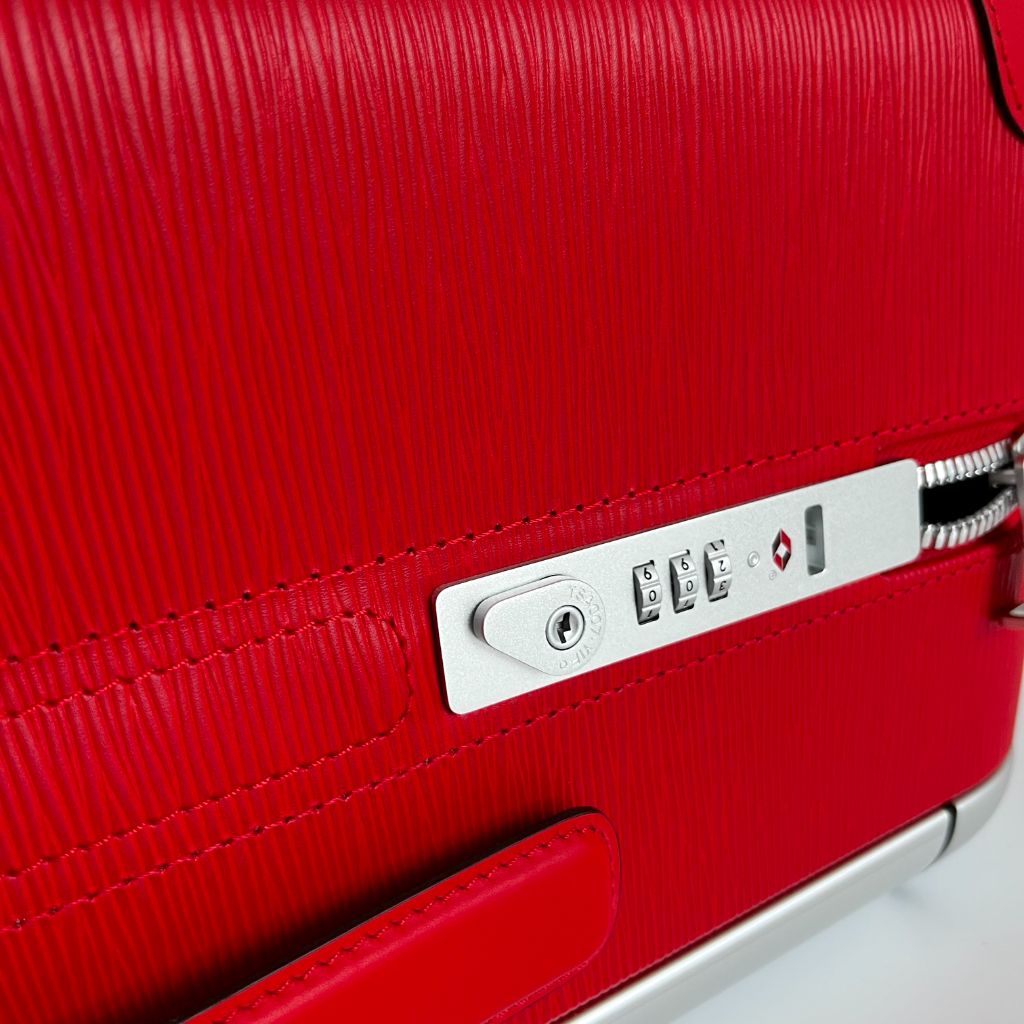 Louis Vuitton Horizon 55 UNIQUE PIECE IN THE WORLD Brown Red Leather Cloth  ref.649154 - Joli Closet