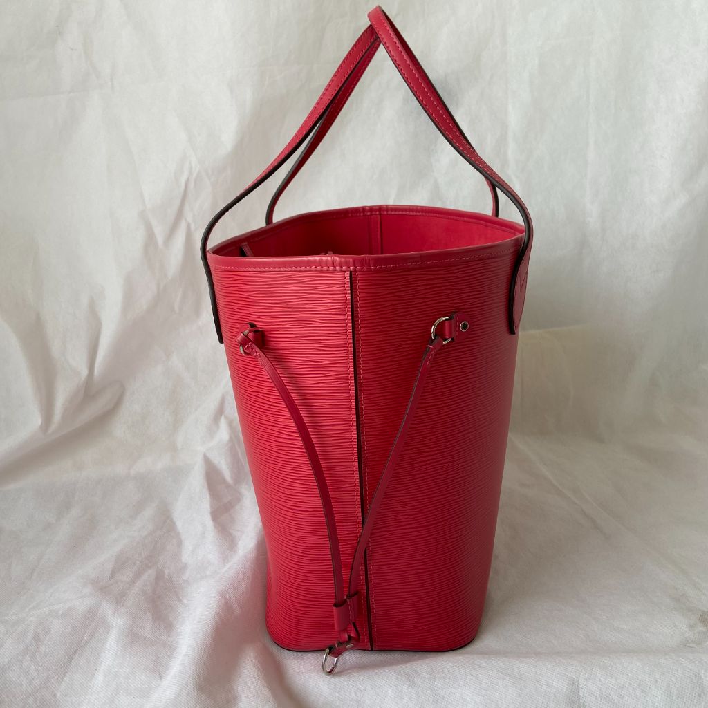 Louis Vuitton Brea Handbag in Cream Color Patent Leather and Natural