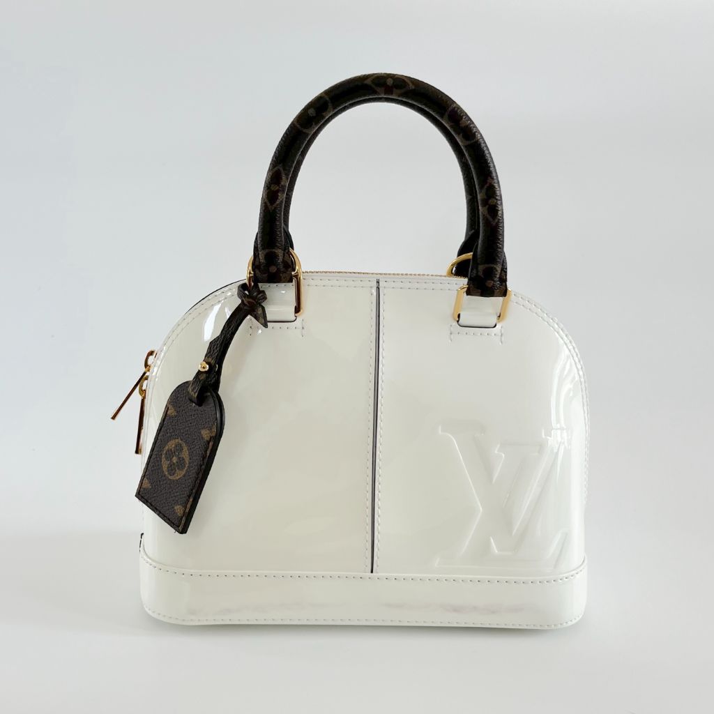 Louis Vuitton White Vernis Alma PM Cream Leather Patent leather ref.166257  - Joli Closet