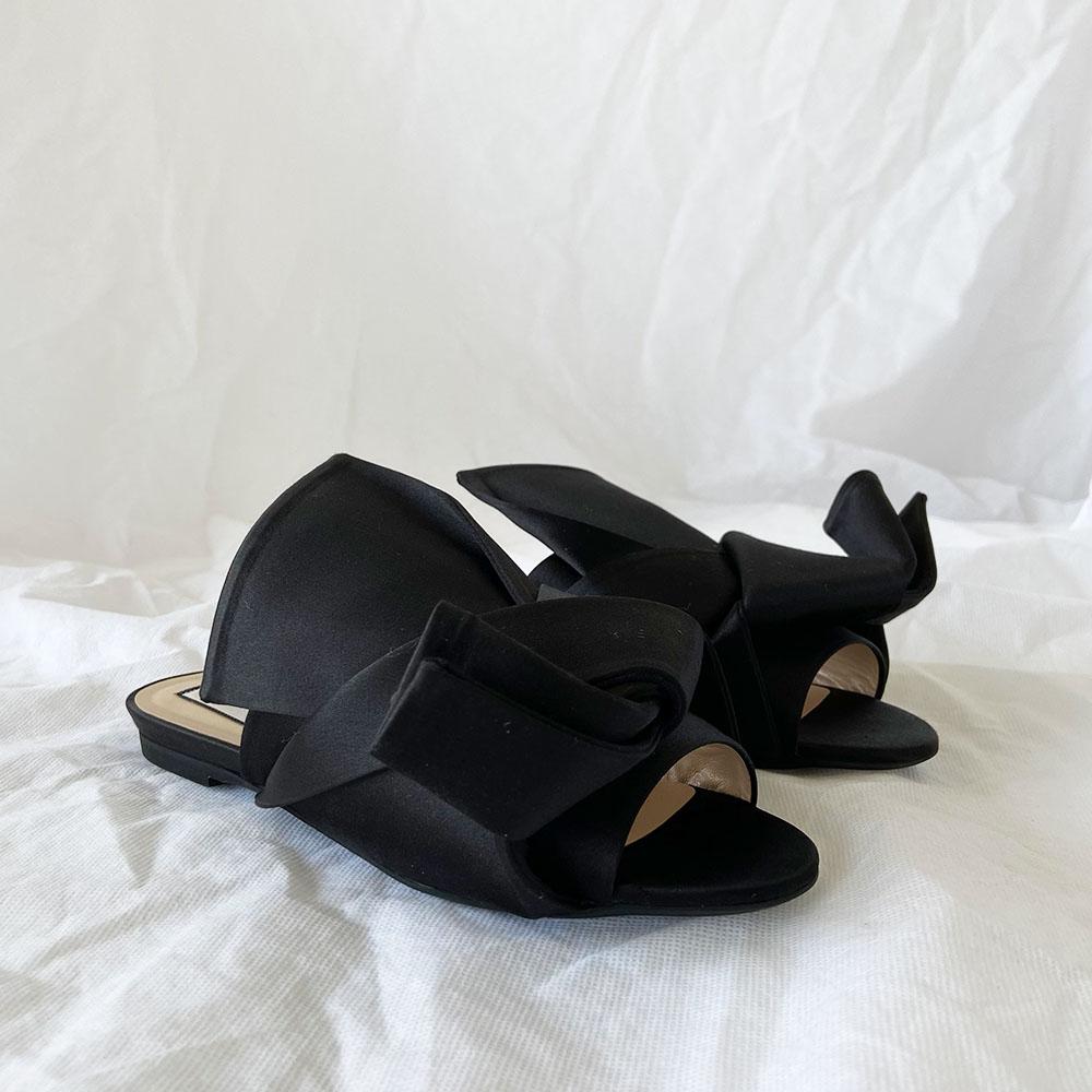 N°21 Black Satin Knot Mules Sandals - BOPF | Business of Preloved Fashion