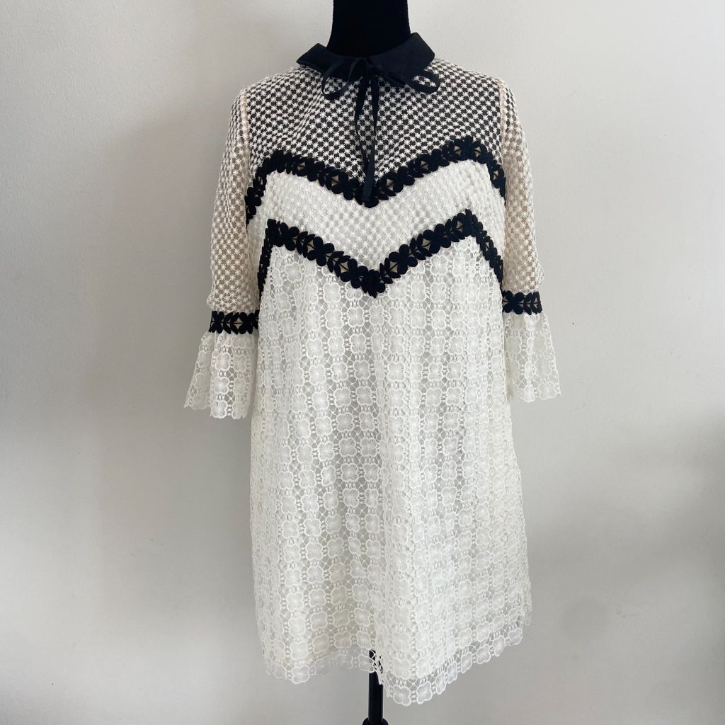 Self Portrait Sweetheart crochet dress - BOPF | Business of Preloved Fashion