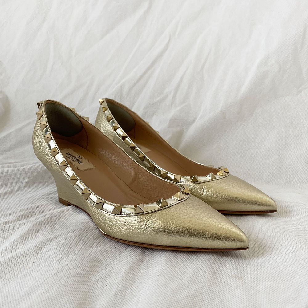 Light gold hot sale dress shoes